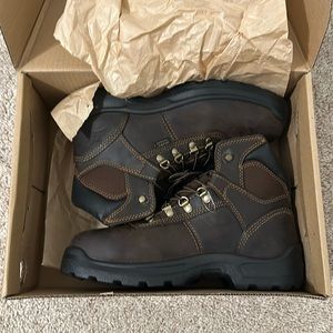 NIB Irish Setter Men’s 6” ELY Work Boot. Size 8.5.